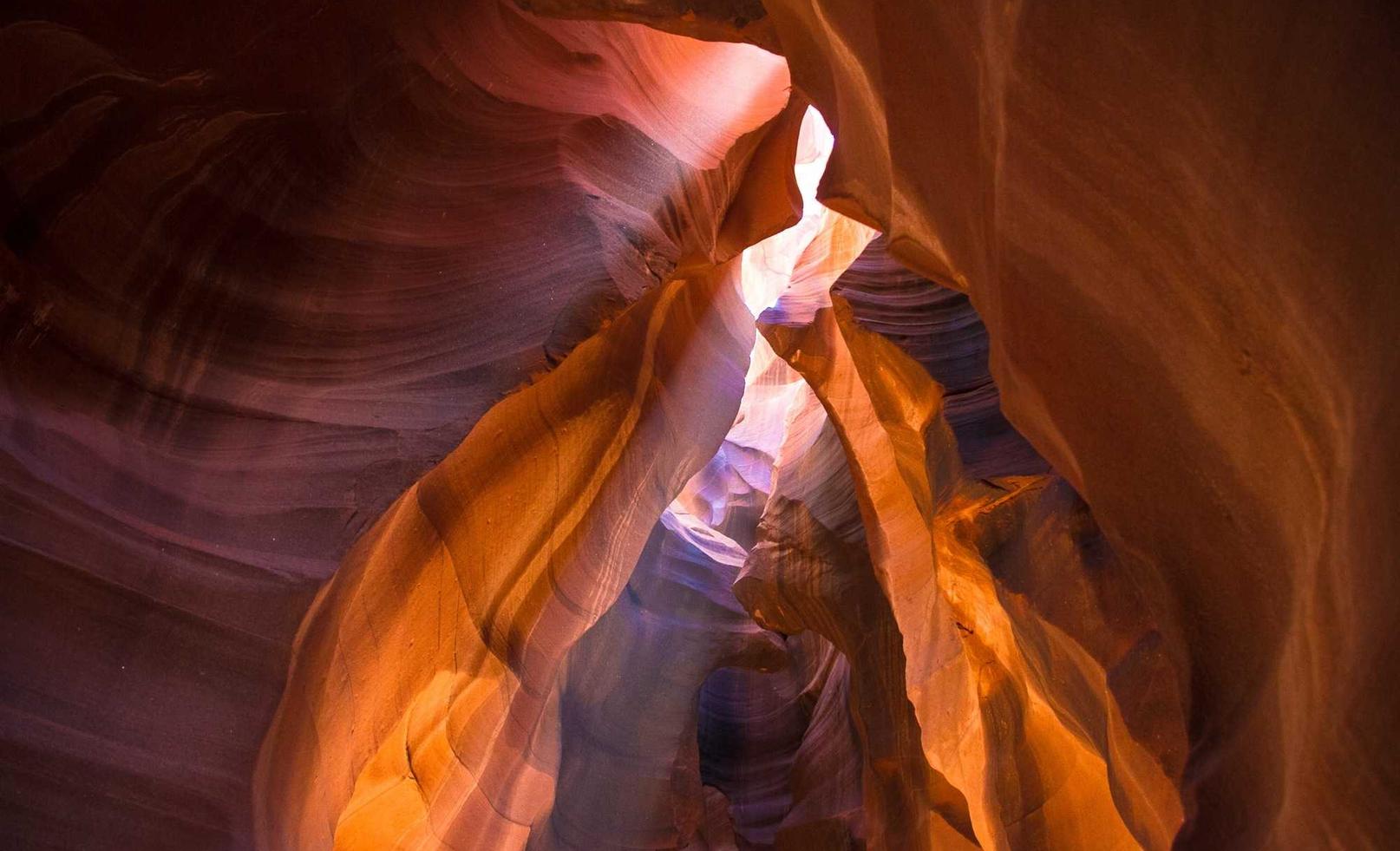 香烟的文学创作:香烟经常出现在文学创作中,为什么?