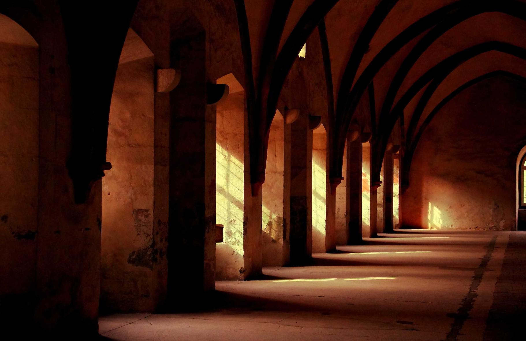 游戏运营商：防范技术支持辅助的适当行动方案